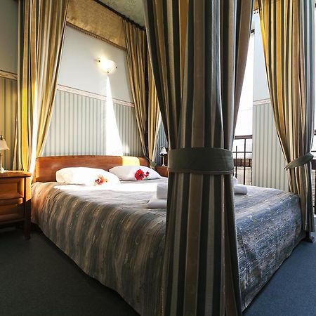 Fort Hotel Warsaw Exterior photo
