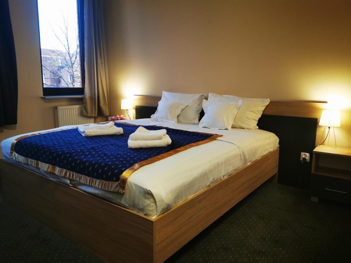 Fort Hotel Warsaw Exterior photo